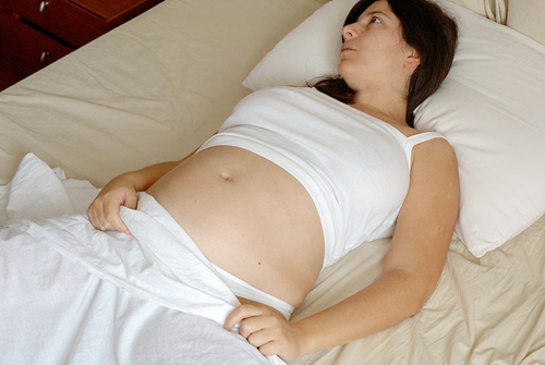 Mất ngủ khi mang bầu có ảnh hưởng đến thai nhi?